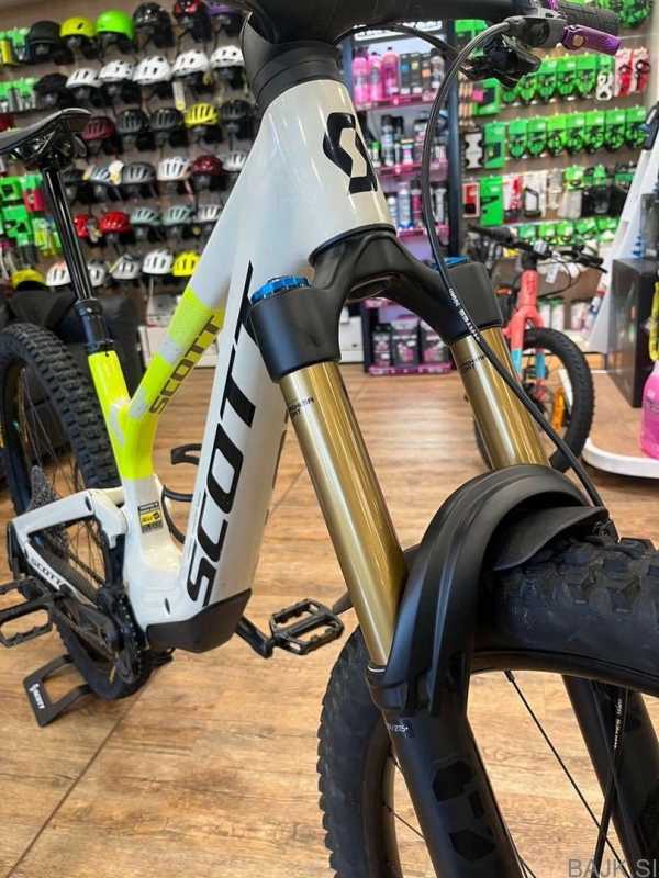 GORSKO KOLO SCOTT RANSOM 900 RC 2025 (TESTNO KOLO, M)