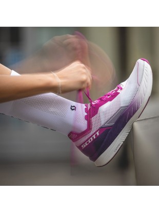 ŽENSKI TEKAŠKI COPATI SCOTT SPEED CARBON RC belo/roza akcijska cena