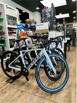 CESTNO KOLO SCOTT ADDICT RC PRO CUSTOM DURA-ACE