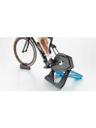 PROMO PAKET: TRENAŽER TACX NEO 2T SMART + premični plošči Tacx Neo + podloga + Tacx Premium naročnina
